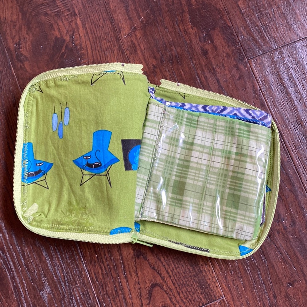 Quirky handmade CD / DVD carrier case with handle and zipper